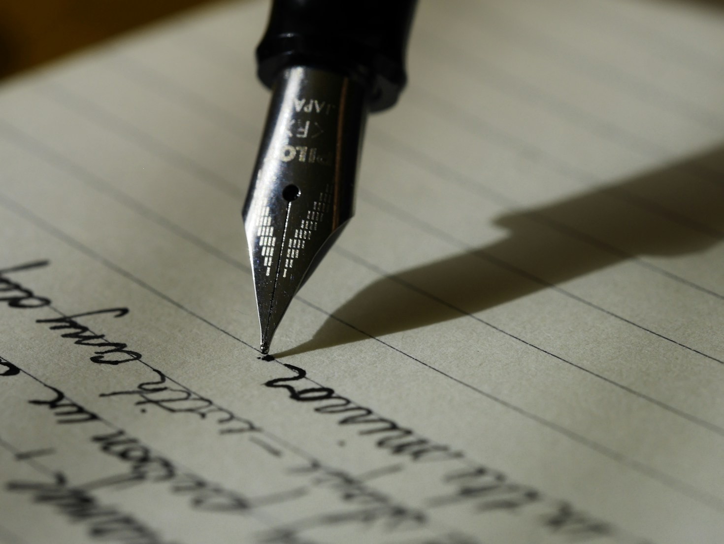 Scrivere dialoghi che suonano autentici